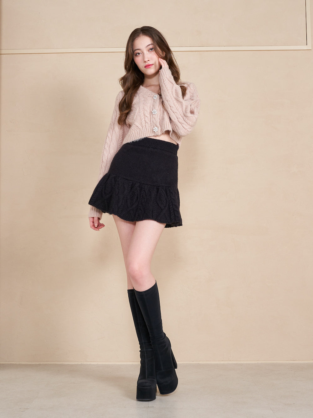 モデル:165cm(着用サイズ:FREE 着用カラー:BLK)