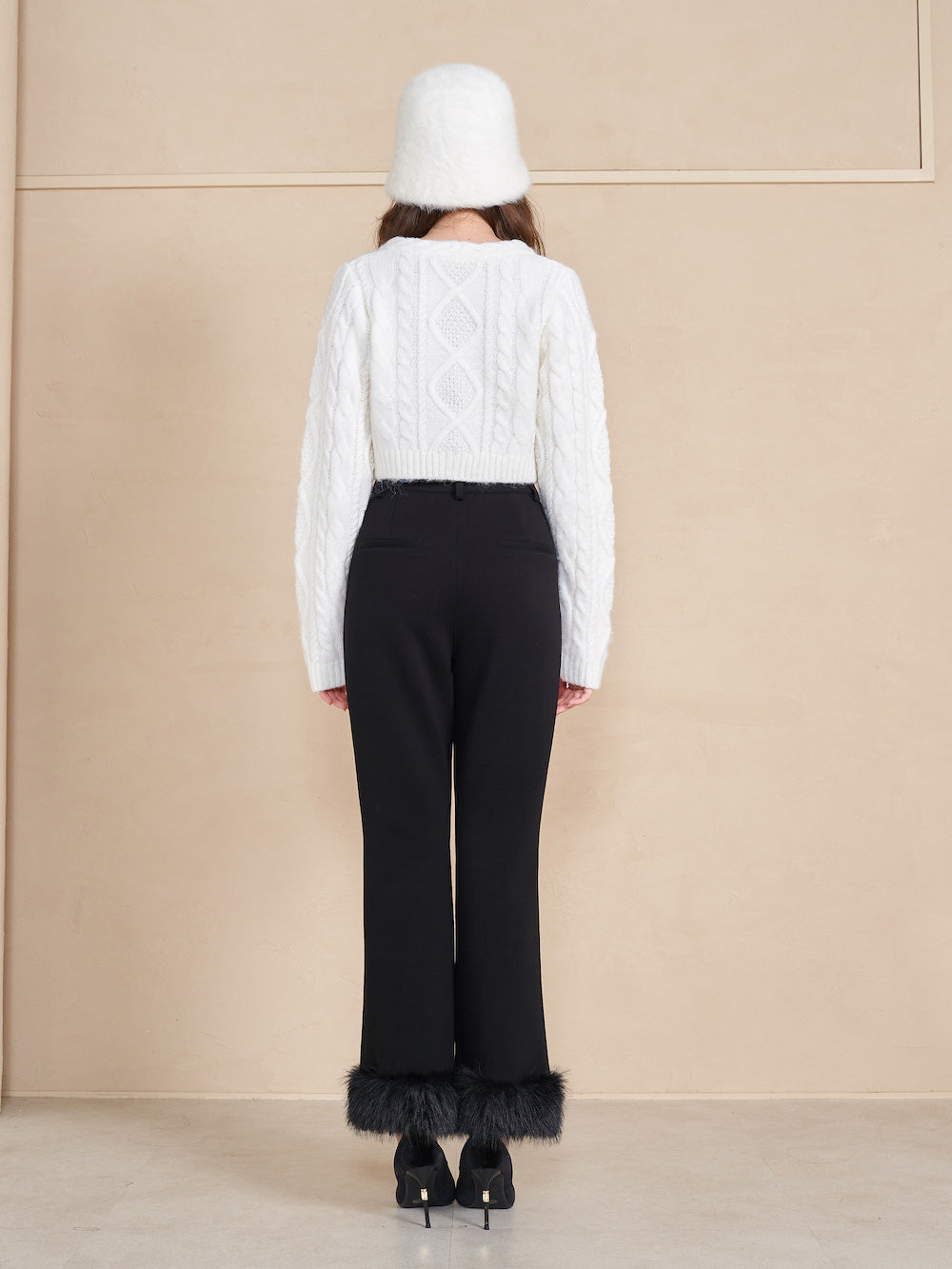モデル:165cm(着用サイズ:FREE 着用カラー:WHT)