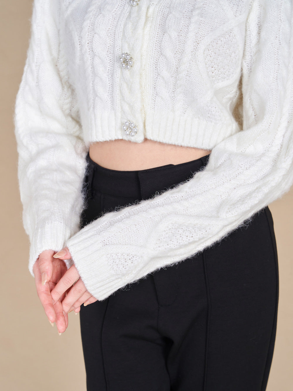 モデル:165cm(着用サイズ:FREE 着用カラー:WHT)