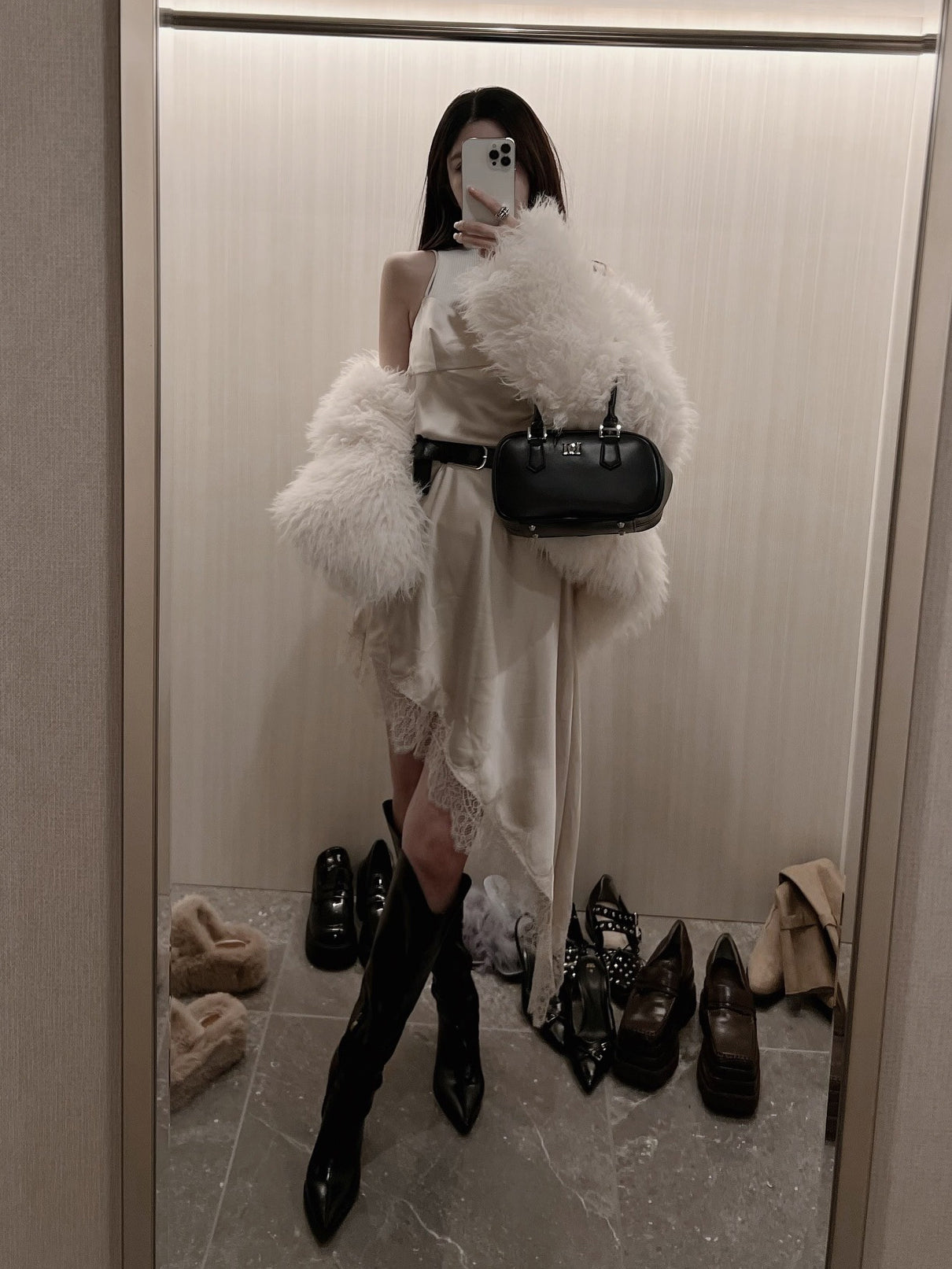 モデル:160cm(着用サイズ:FREE 着用カラー:IVO)