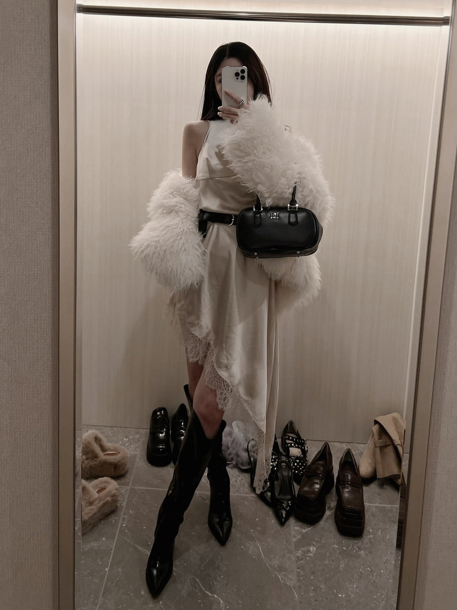 モデル:160cm(着用サイズ:FREE 着用カラー:IVO)