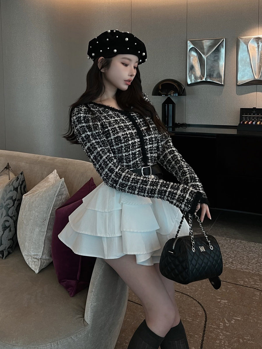 モデル:160cm(着用サイズ:FREE 着用カラー:BLK)