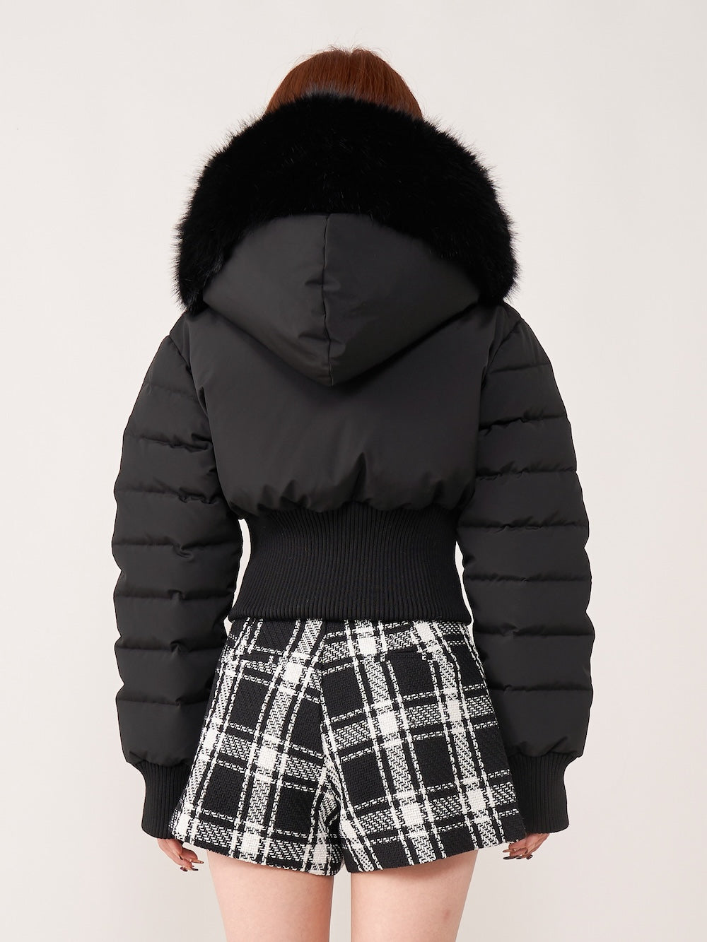 モデル:155cm(着用サイズ:FREE 着用カラー: BLK)