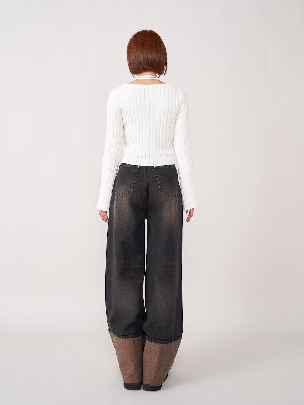 モデル:155cm(着用サイズ:FREE 着用カラー:WHT)