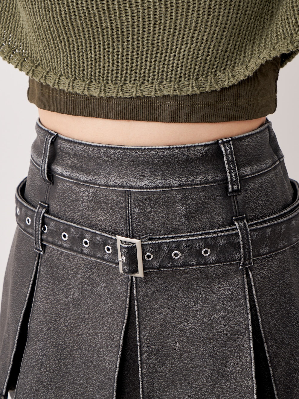 モデル:155cm(着用サイズ:S 着用カラー:BLK)