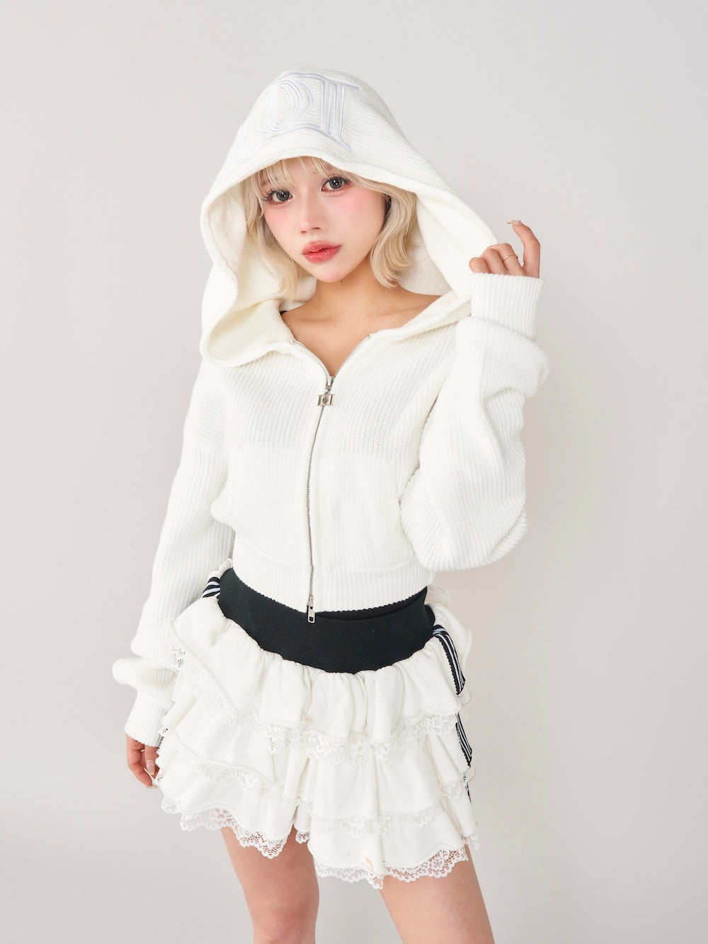 モデル:155cm(着用サイズ:FREE 着用カラー:WHT)