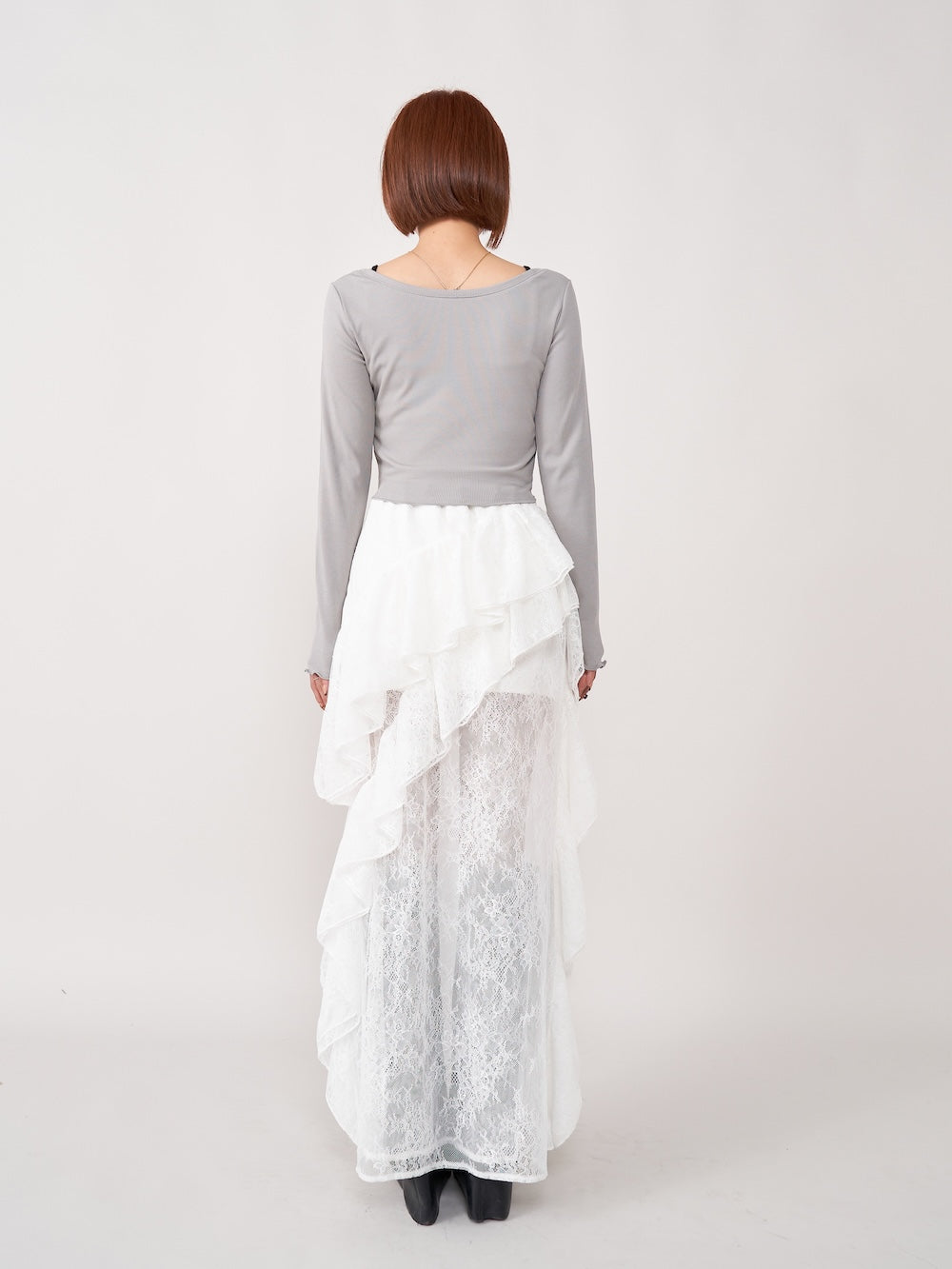 モデル:155cm(着用サイズ:FREE 着用カラー:WHT)