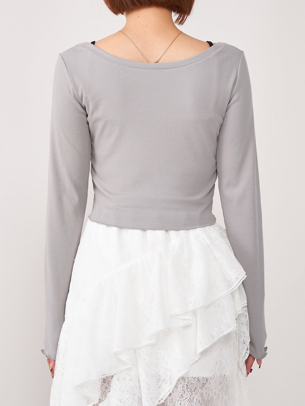 モデル:155cm(着用サイズ:FREE 着用カラー:GRY)