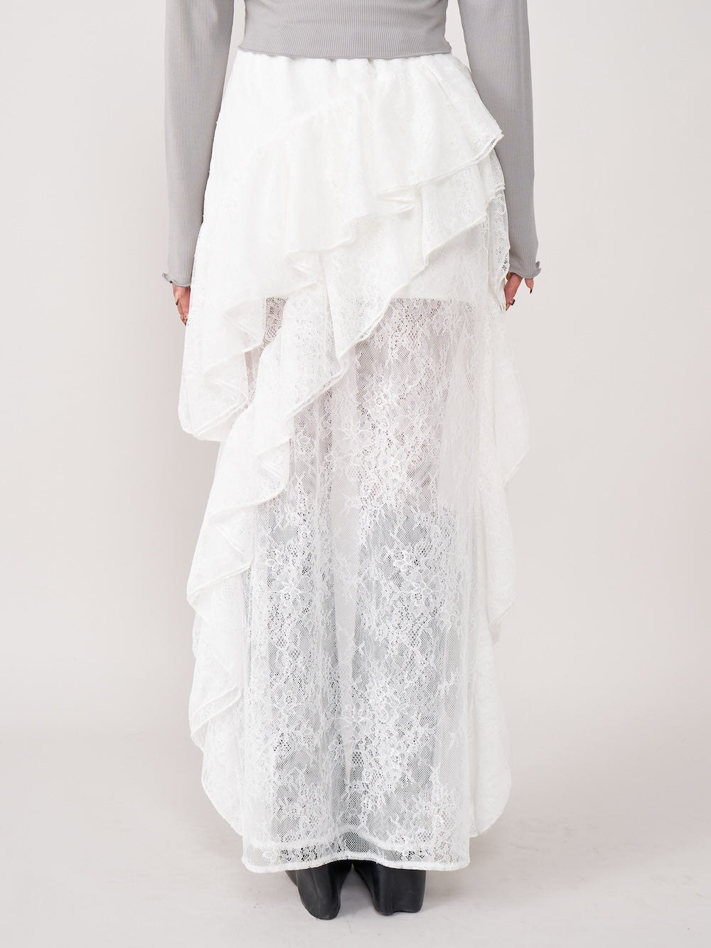 モデル:155cm(着用サイズ:FREE 着用カラー:WHT)
