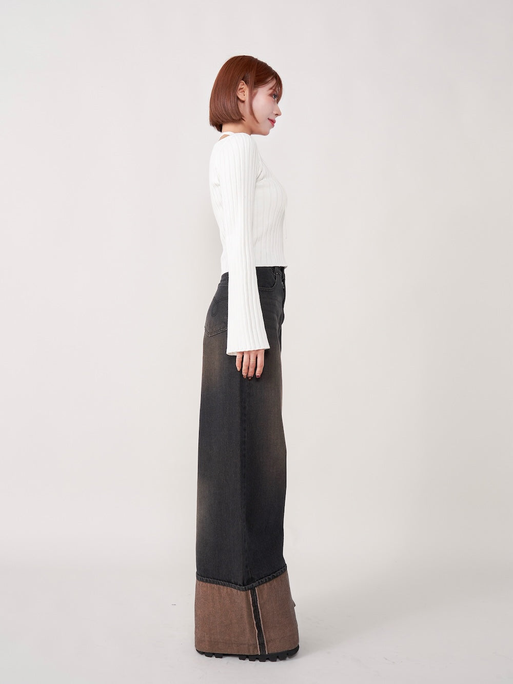 モデル:155cm(着用サイズ:FREE 着用カラー:WHT)