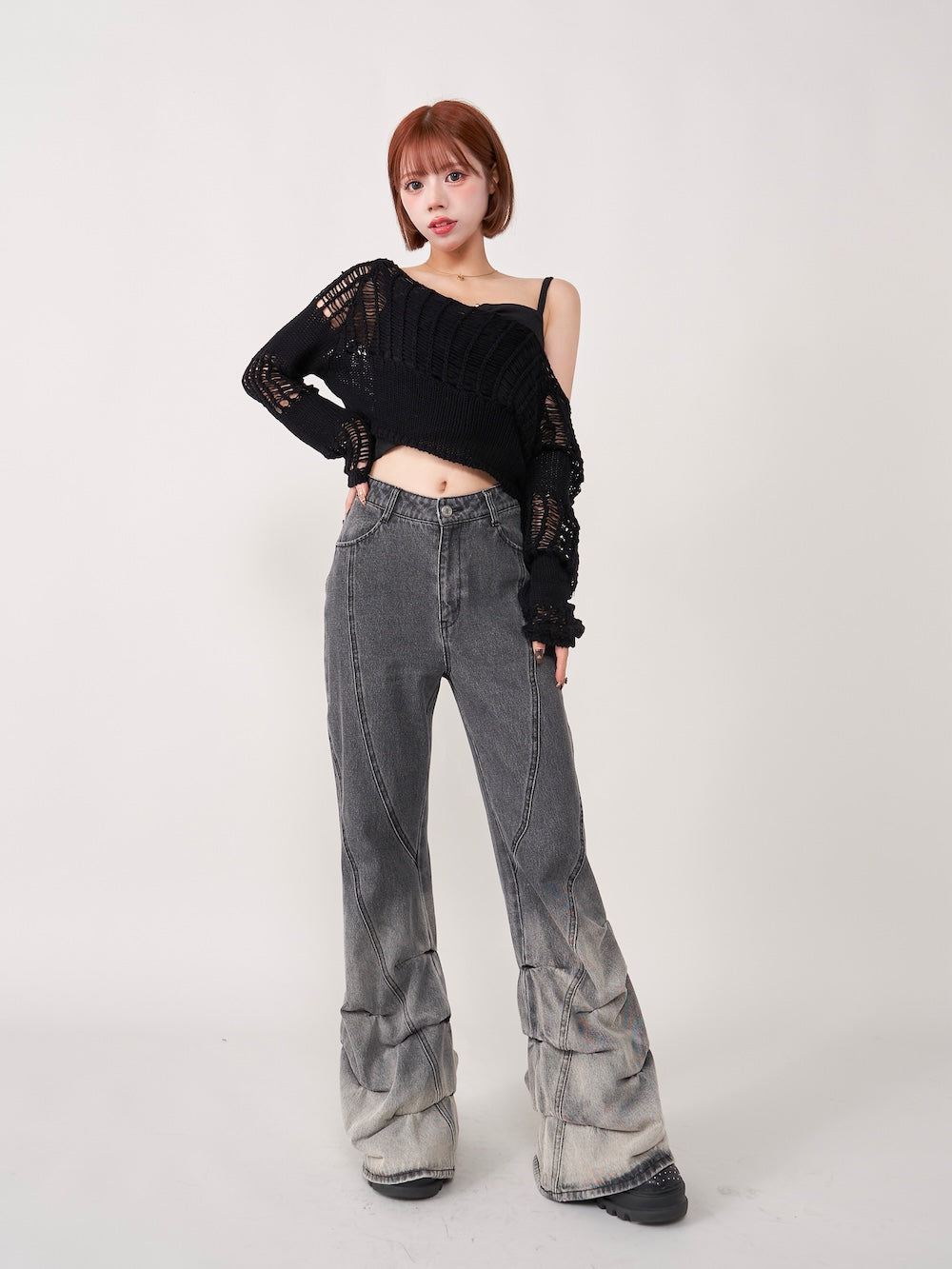 モデル:155cm(着用サイズ:FREE 着用カラー:BLK)