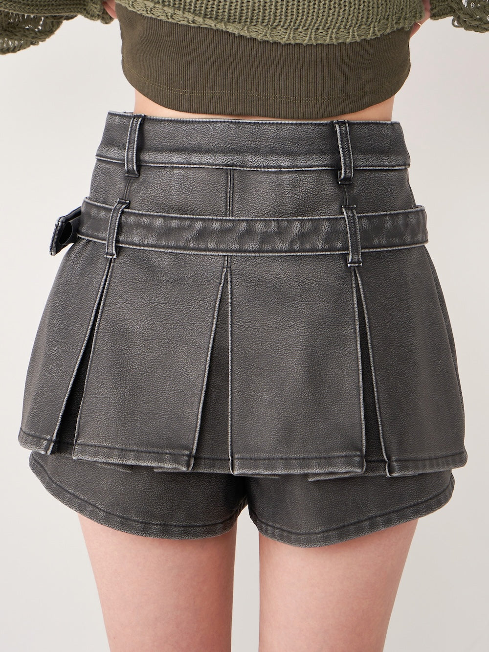 モデル:155cm(着用サイズ:S 着用カラー:BLK)
