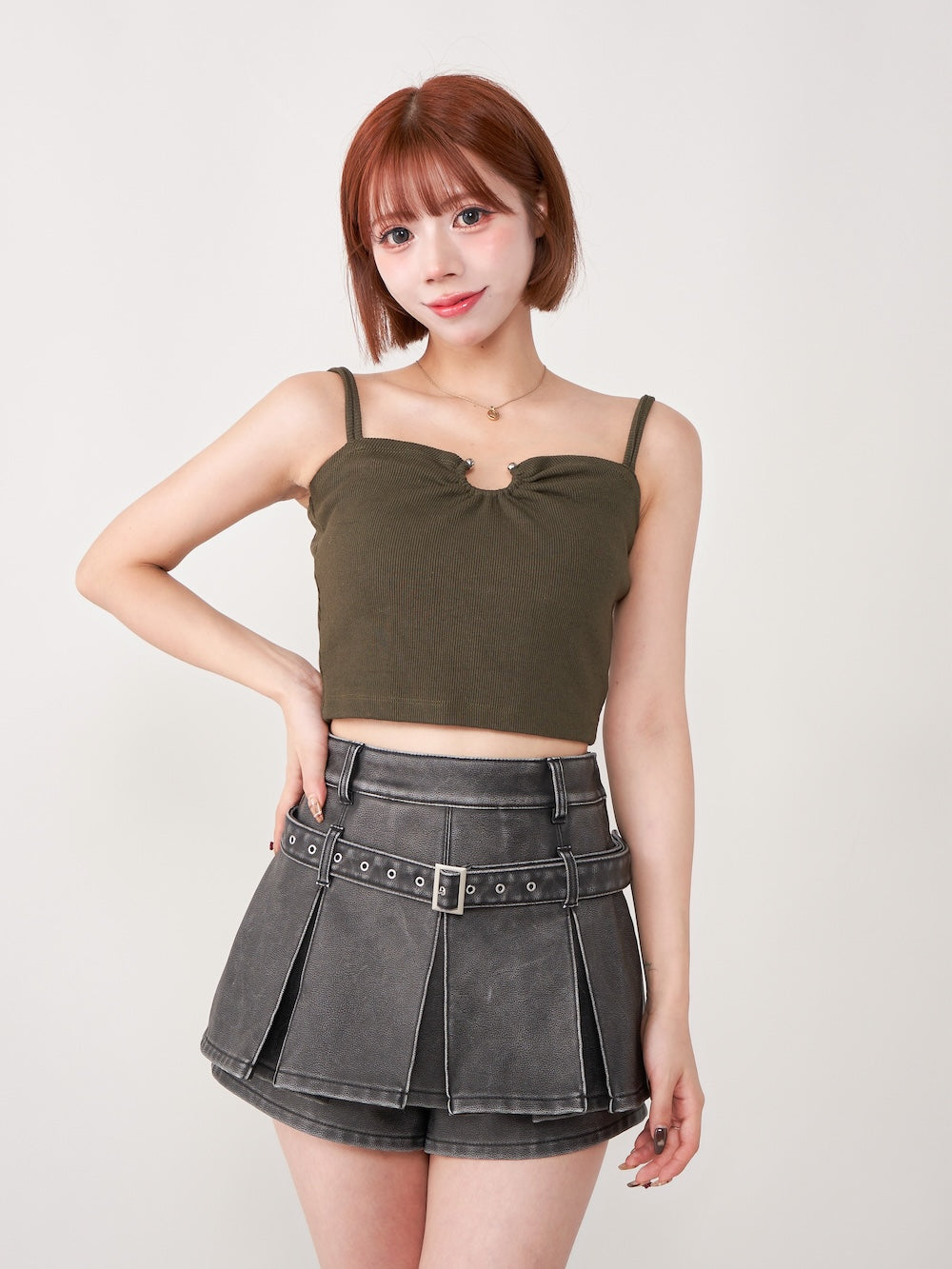 モデル:155cm(着用サイズ:FREE 着用カラー:KHA)
