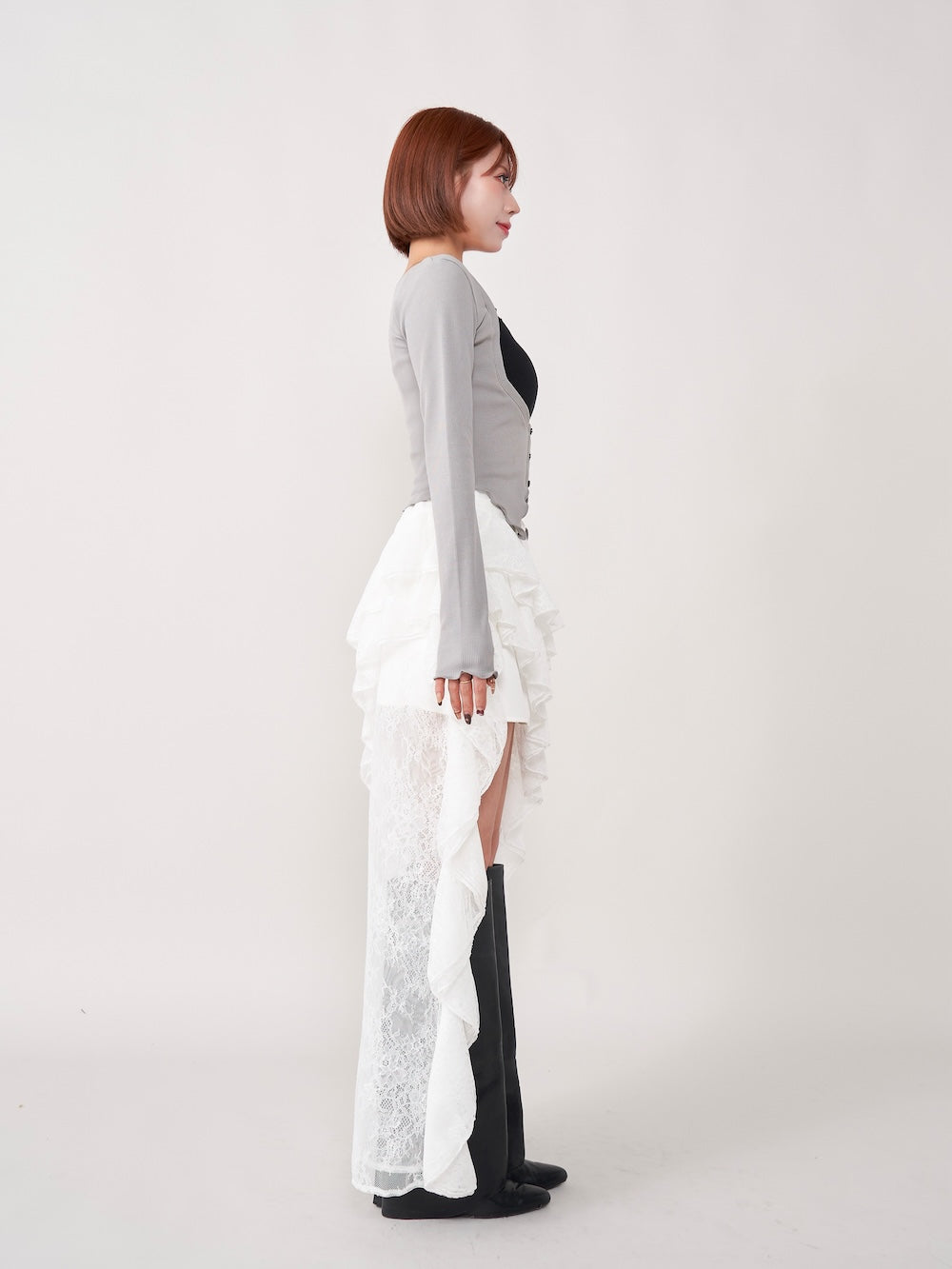 モデル:155cm(着用サイズ:FREE 着用カラー:WHT)