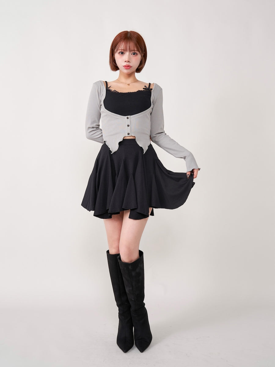 モデル:155cm(着用サイズ:FREE 着用カラー:BLK)
