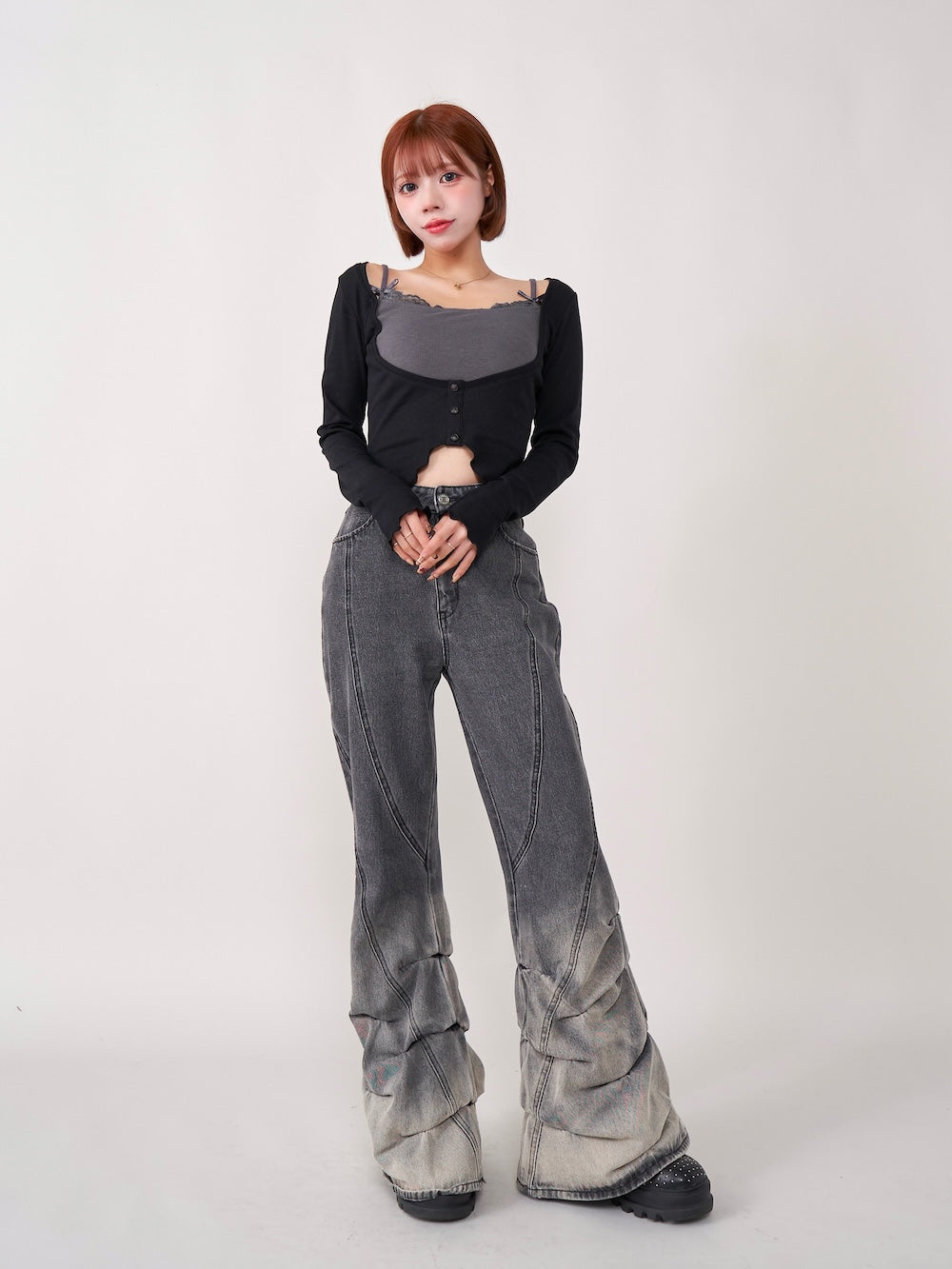 モデル:155cm(着用サイズ:FREE 着用カラー:BLK)