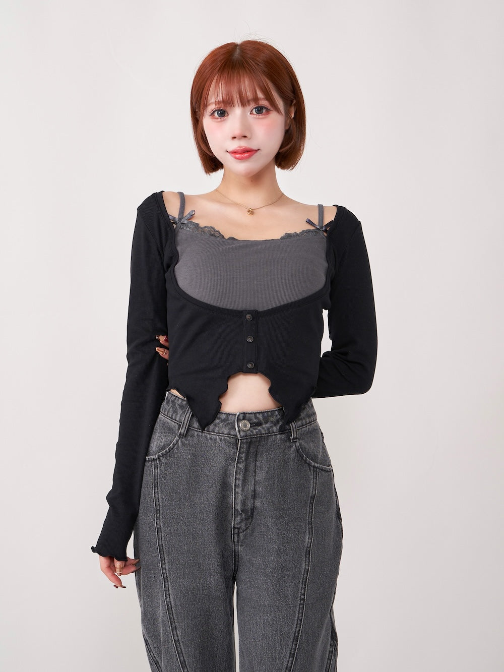 モデル:155cm(着用サイズ:FREE 着用カラー:BLK)