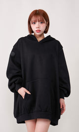 モデル:155cm(着用サイズ:FREE 着用カラー:BLK)