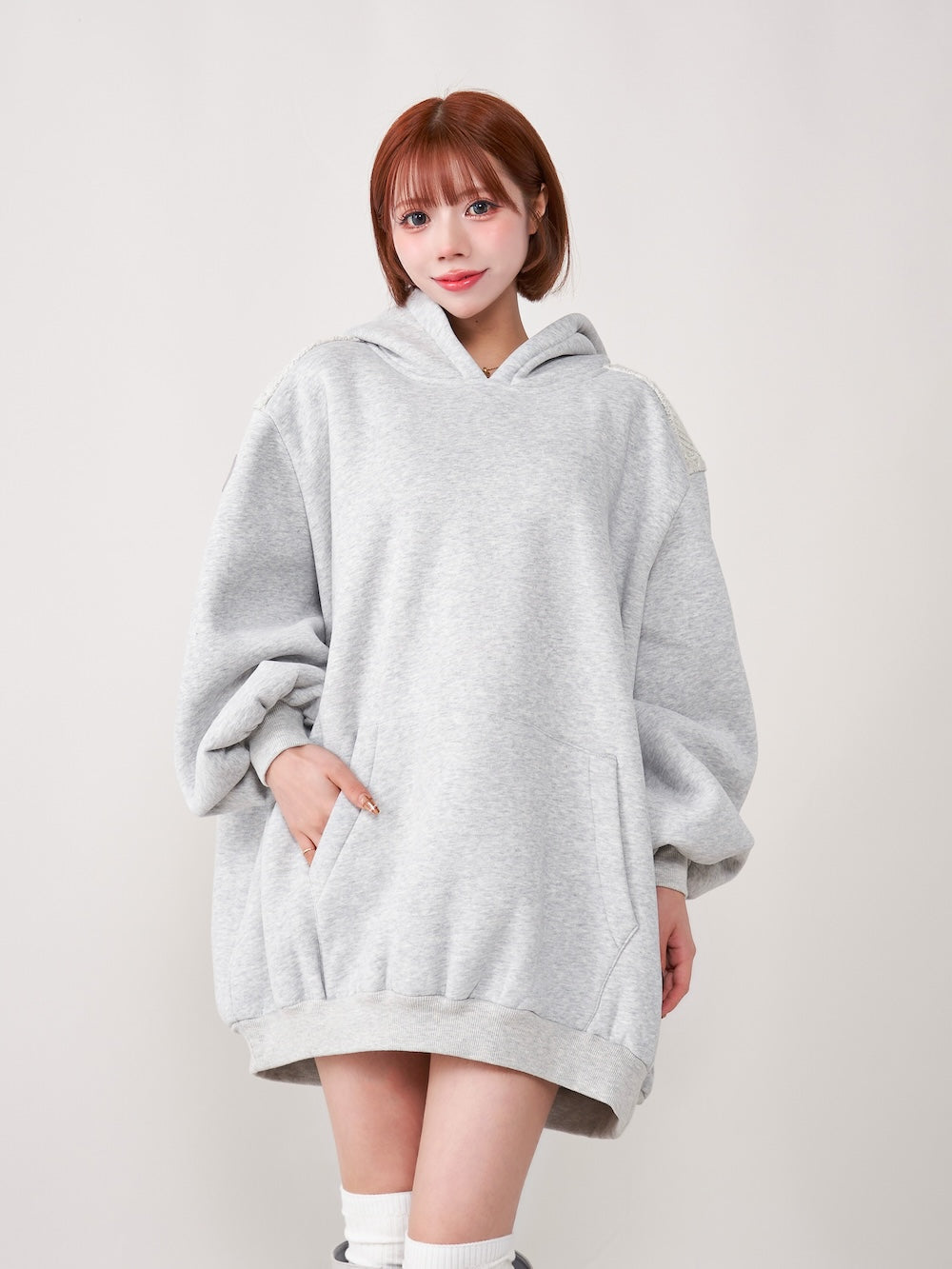 モデル:155cm(着用サイズ:FREE 着用カラー:GRY)