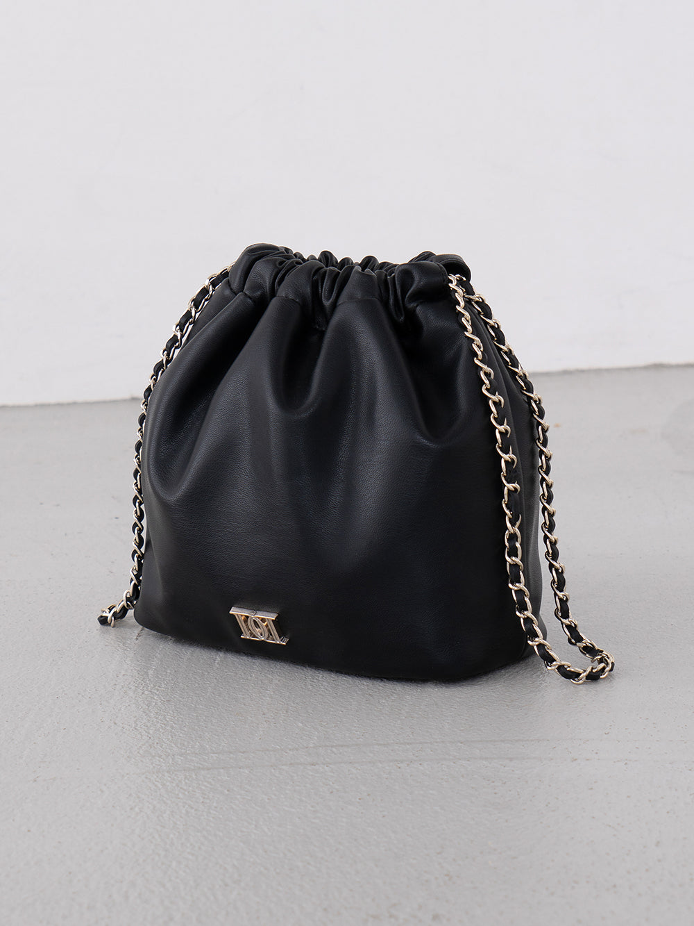 サイズ:FREE カラー:BLK