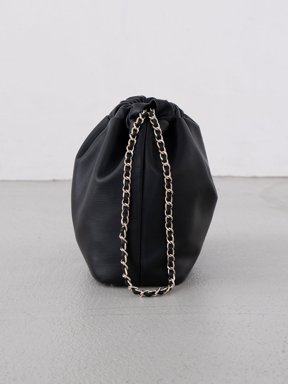 サイズ:FREE カラー:BLK