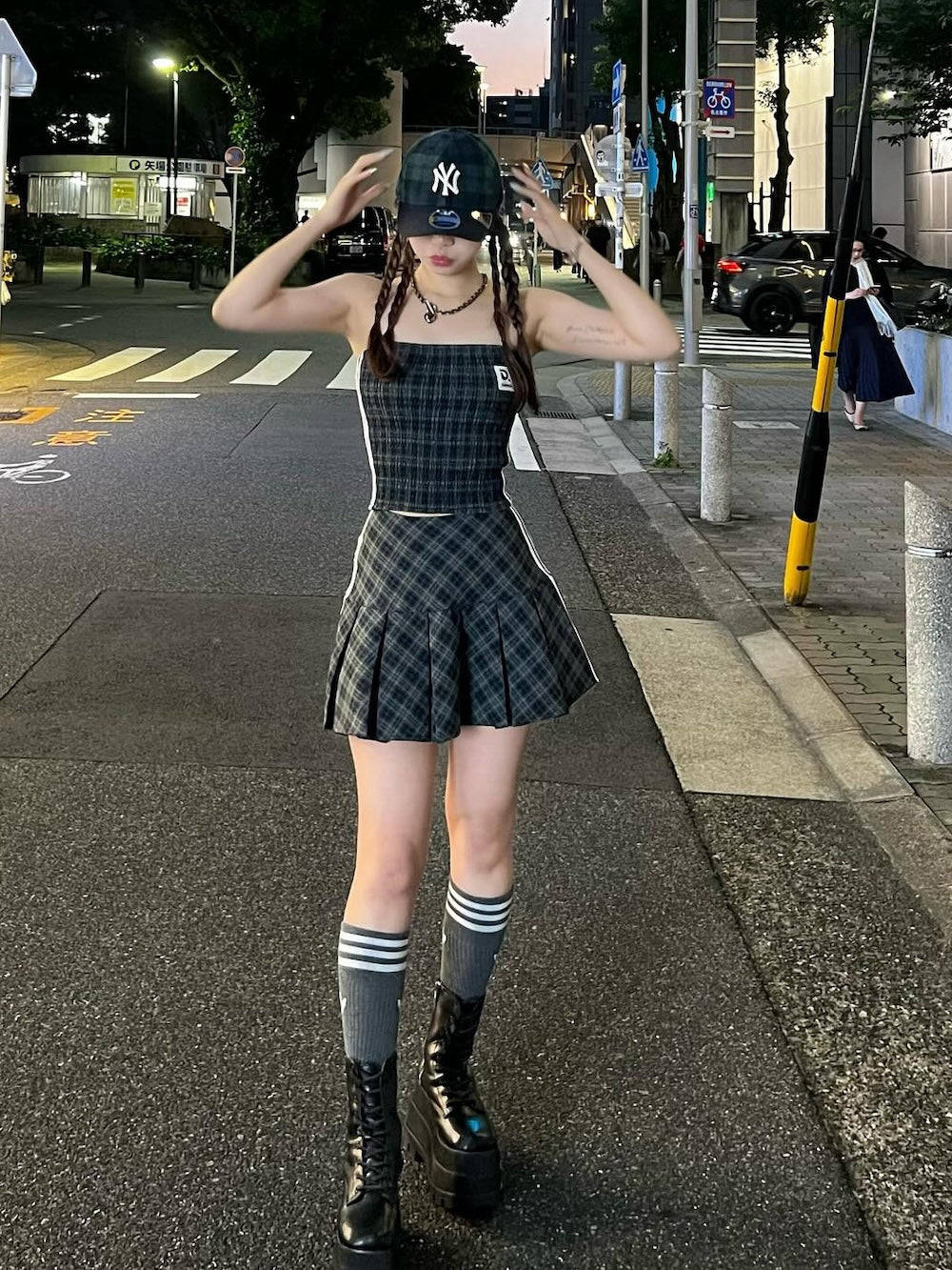 モデル:158cm(着用サイズ:FREE 着用カラー:GRN)