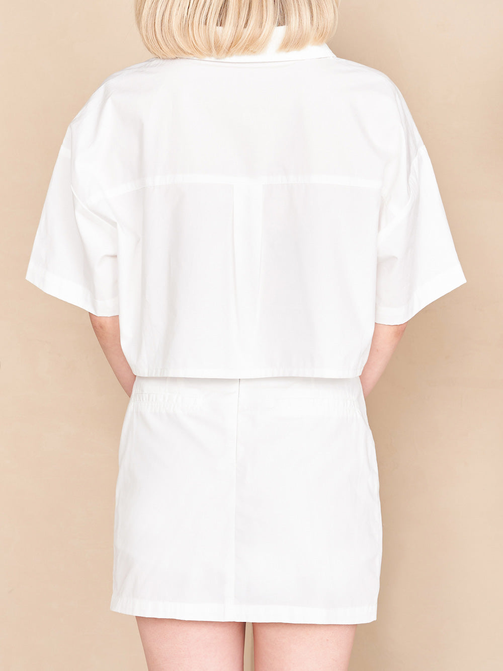 モデル:160cm(着用サイズ:S 着用カラー:WHT)