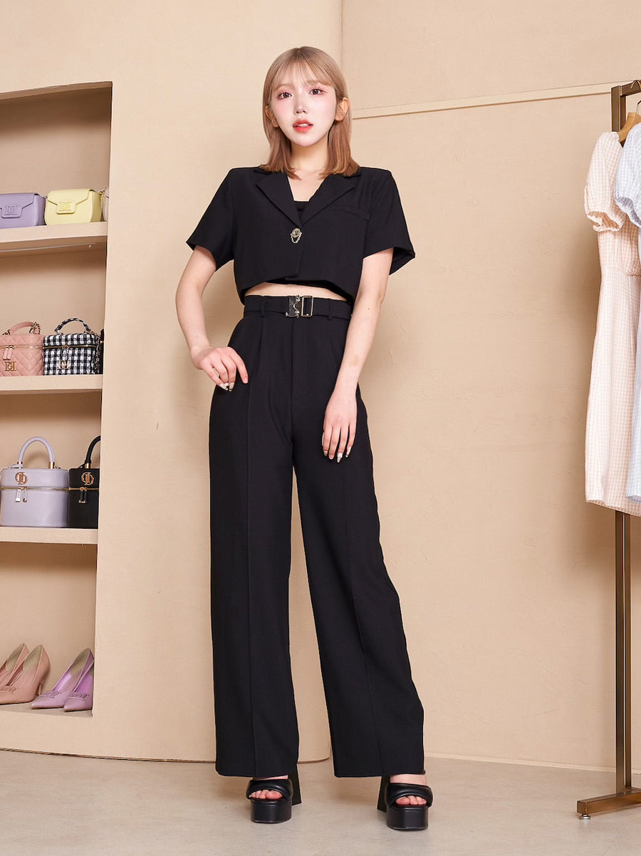 モデル:160cm(着用サイズ:FREE 着用カラー:BLK)