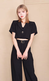 モデル:160cm(着用サイズ:FREE 着用カラー:BLK)