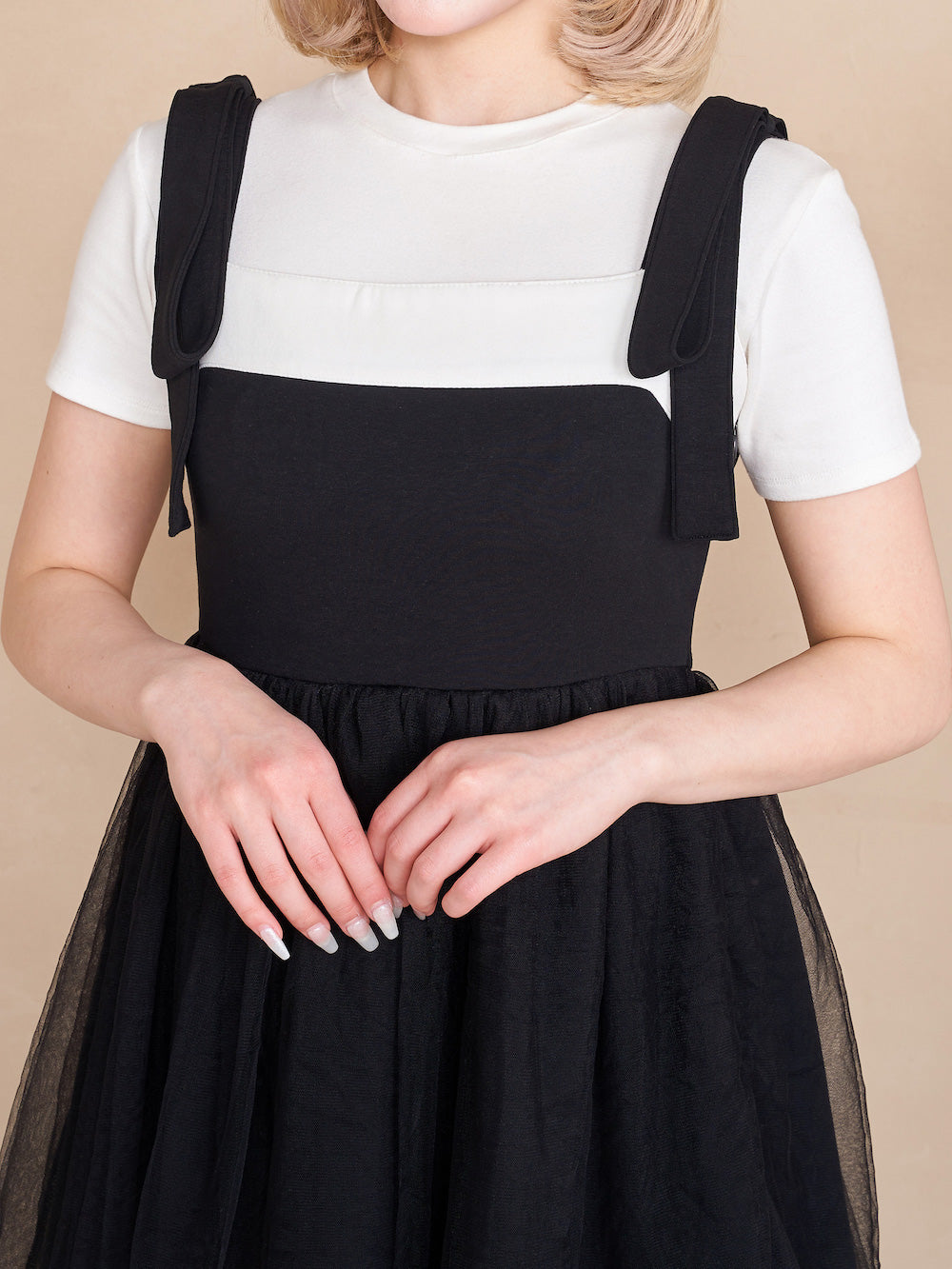 モデル:160cm(着用サイズ: 着用カラー:BLK)