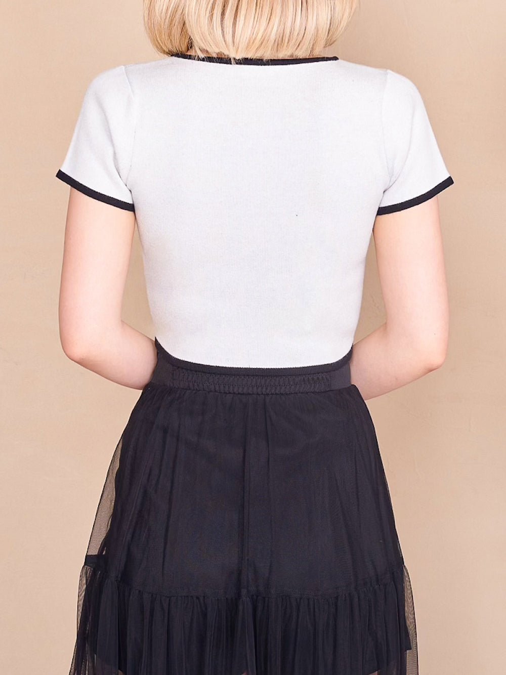 モデル:160cm(着用サイズ:FREE 着用カラー:WHT)