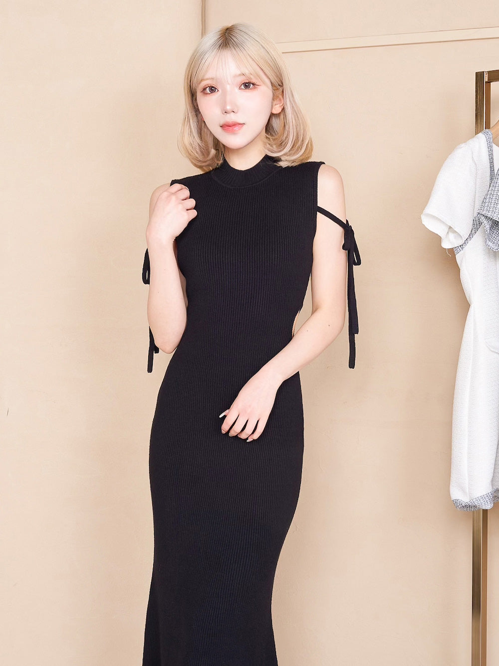 モデル:160cm(着用サイズ:FREE 着用カラー:BLK)