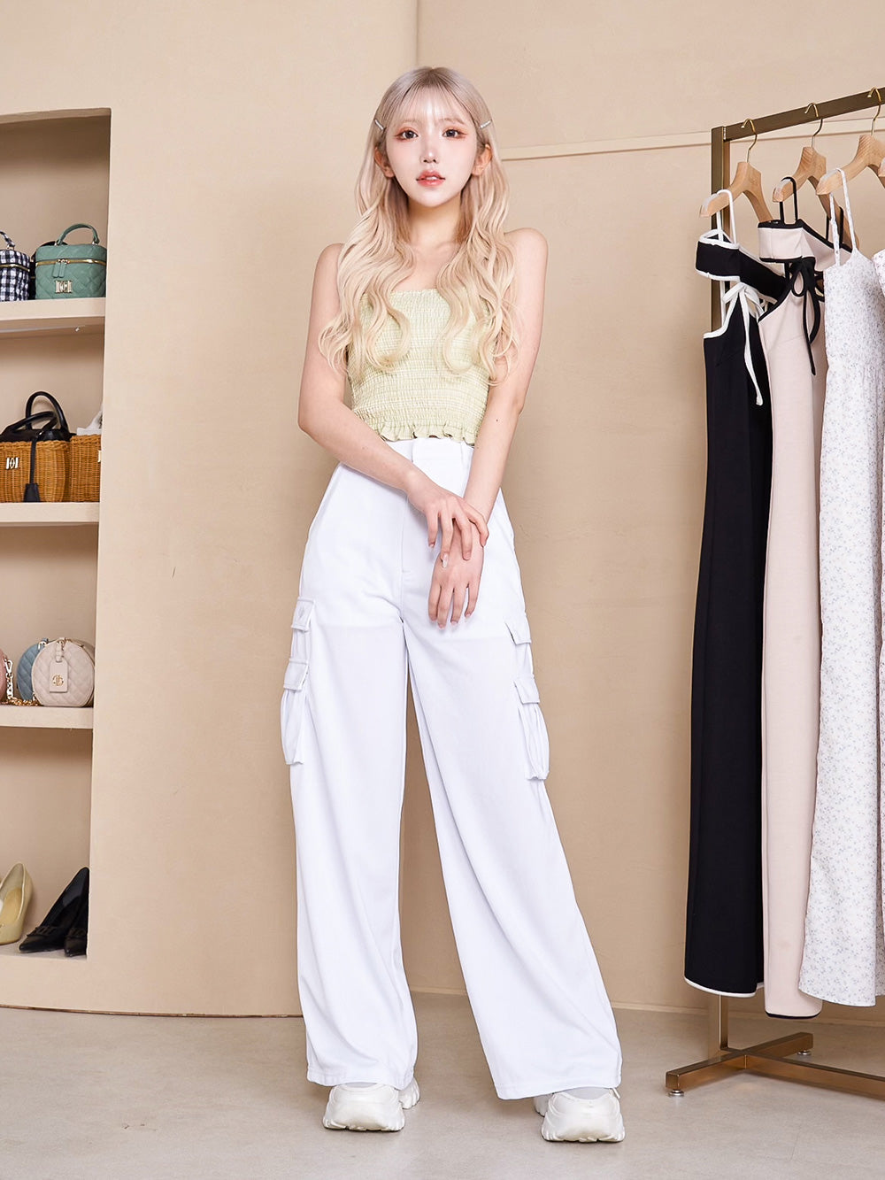 モデル:160cm(着用サイズ:FREE 着用カラー:WHT)