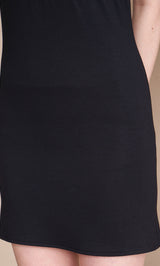 モデル:160cm(着用サイズ:FREE 着用カラー:BLK)