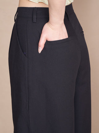モデル:160cm(着用サイズ:S 着用カラー:BLK)