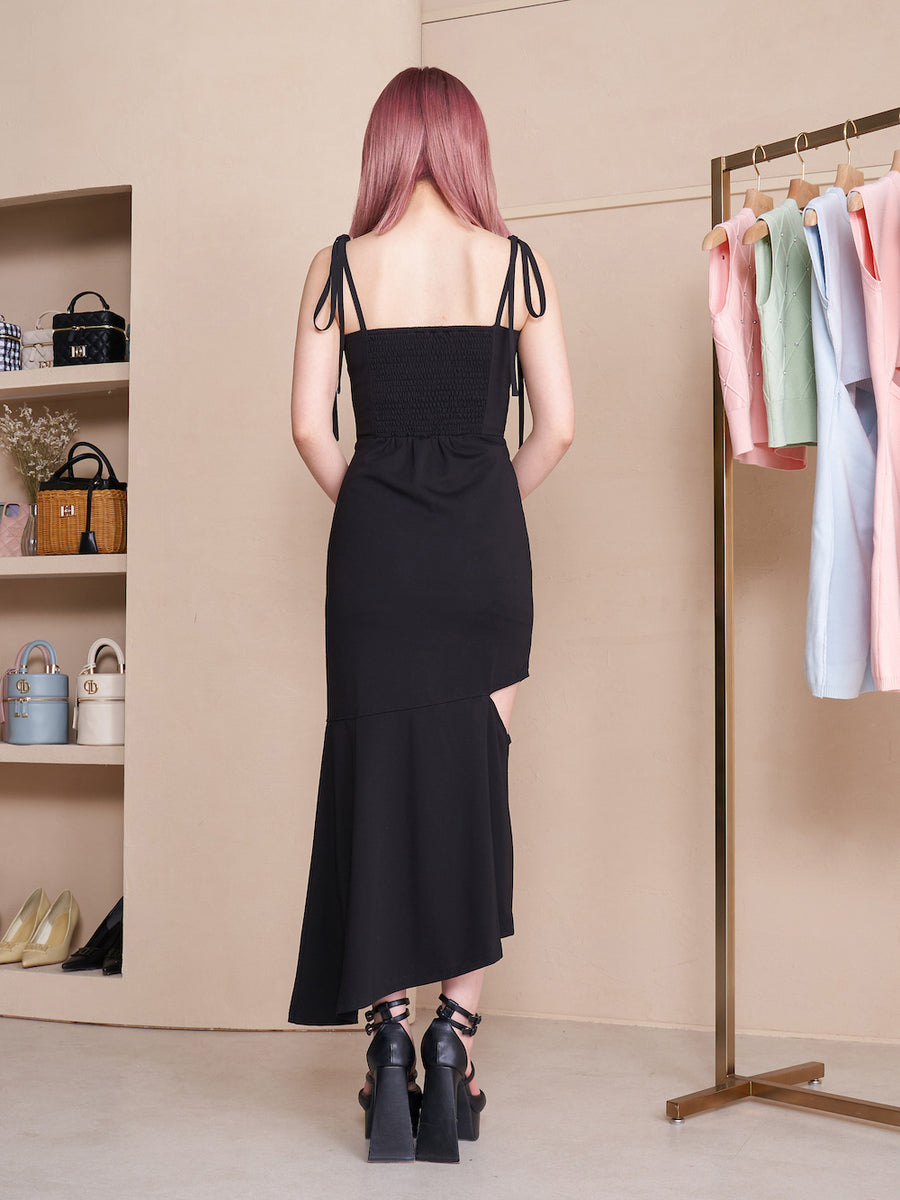 モデル:160cm(着用サイズ:FREE 着用カラー:BLK)