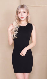 モデル:160cm(着用サイズ:FREE 着用カラー:BLK)