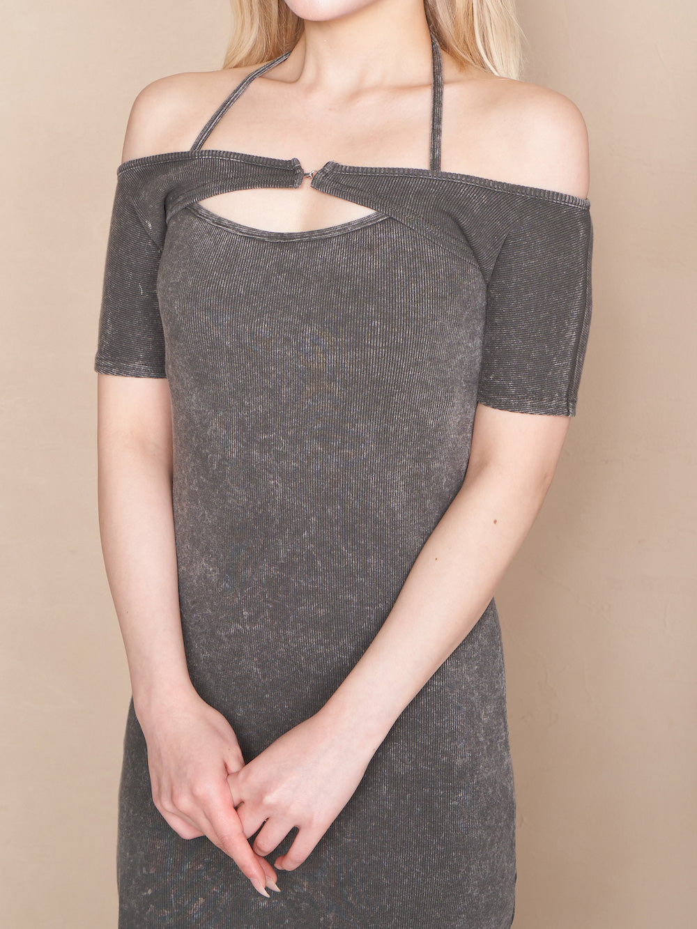 モデル:160cm(着用サイズ:FREE 着用カラー:C-GRY)