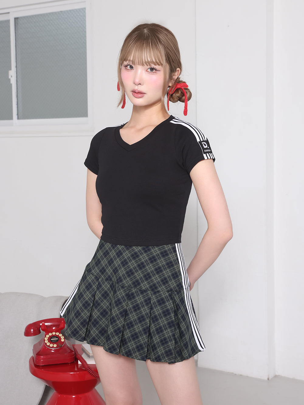 ラインロゴVネックTシャツ – Darich (ダーリッチ)