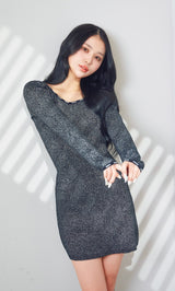 モデル:155cm(着用サイズ:FREE 着用カラー:BLK)