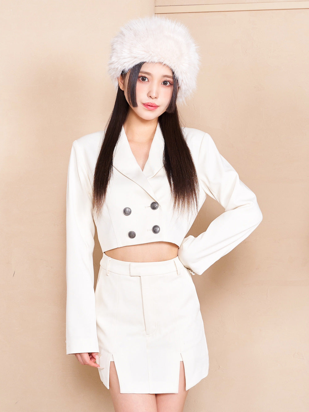モデル:156cm(着用サイズ:FREE 着用カラー:IVO)