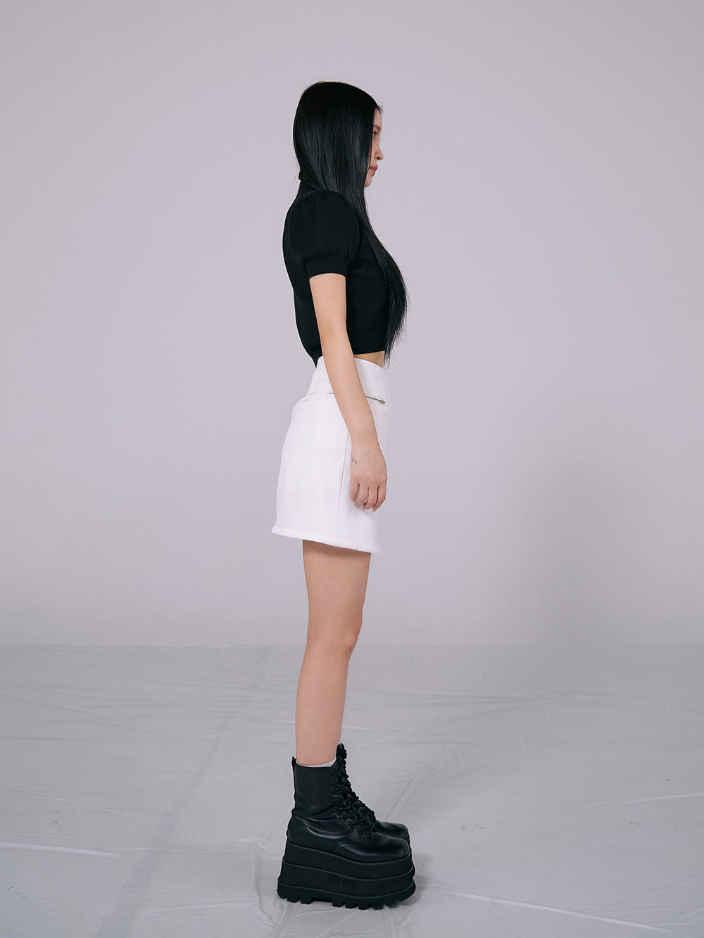 モデル:155cm(着用サイズ:S 着用カラー:WHT)