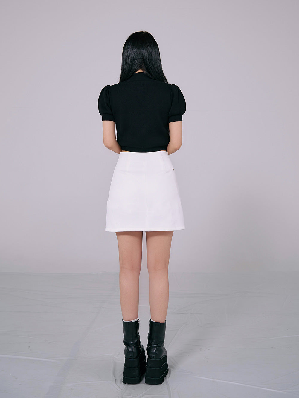 モデル:155cm(着用サイズ:S 着用カラー:WHT)