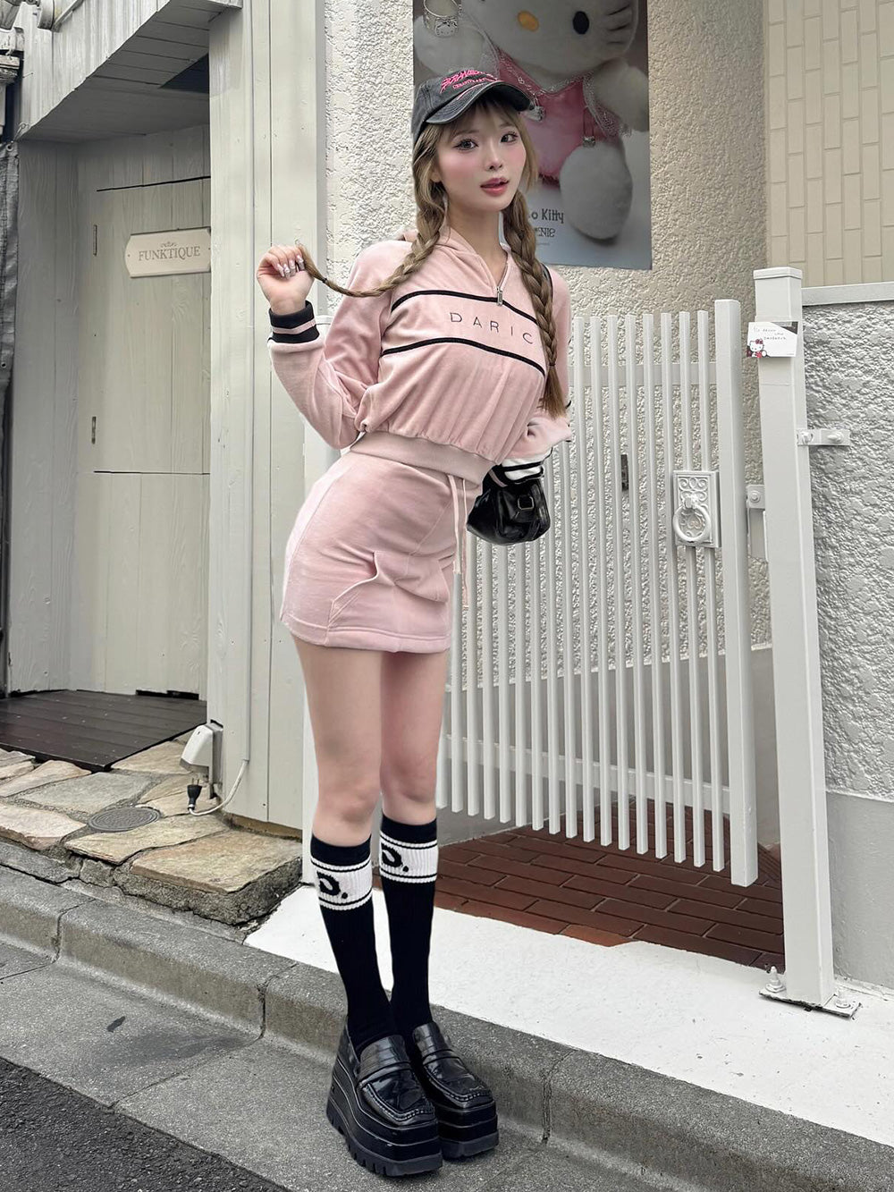 モデル:163cm(着用サイズ:FREE 着用カラー:PNK)