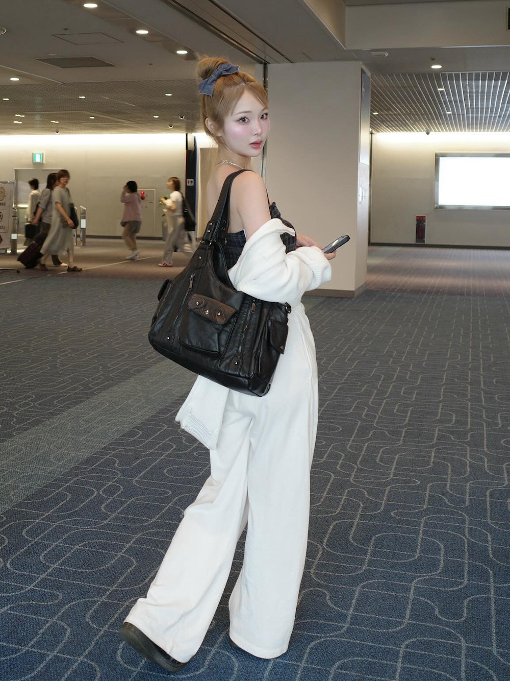 モデル:163cm(着用サイズ:FREE 着用カラー:GRN)