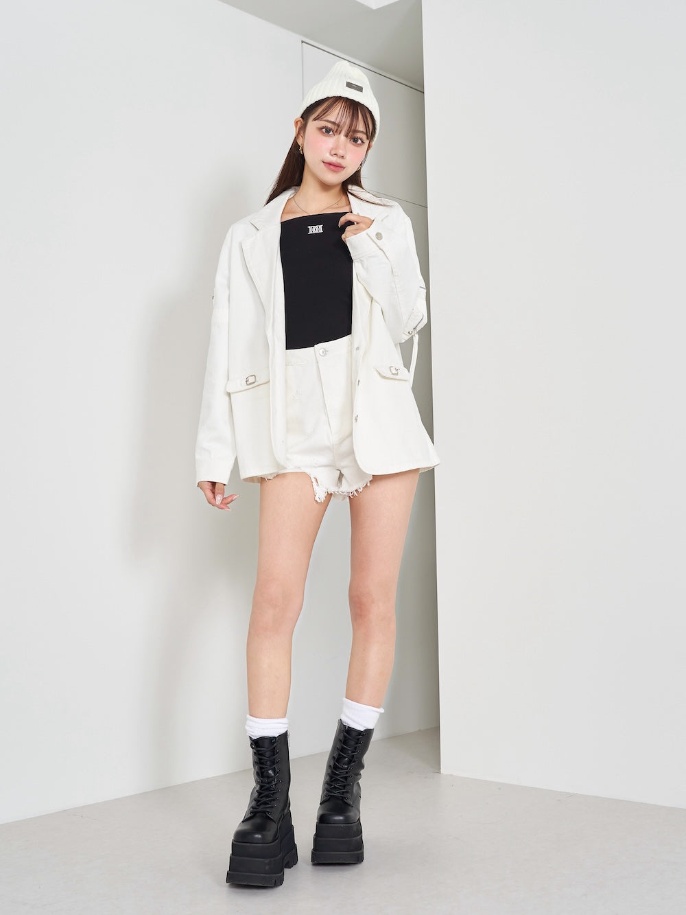 モデル:163cm(着用サイズ:S 着用カラー:WHT)