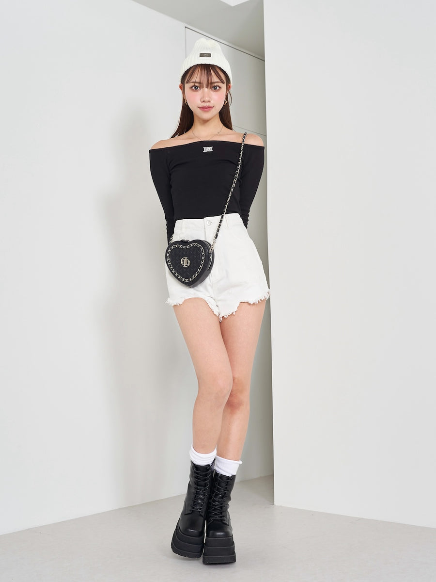 モデル:163cm(着用サイズ:S 着用カラー:WHT)
