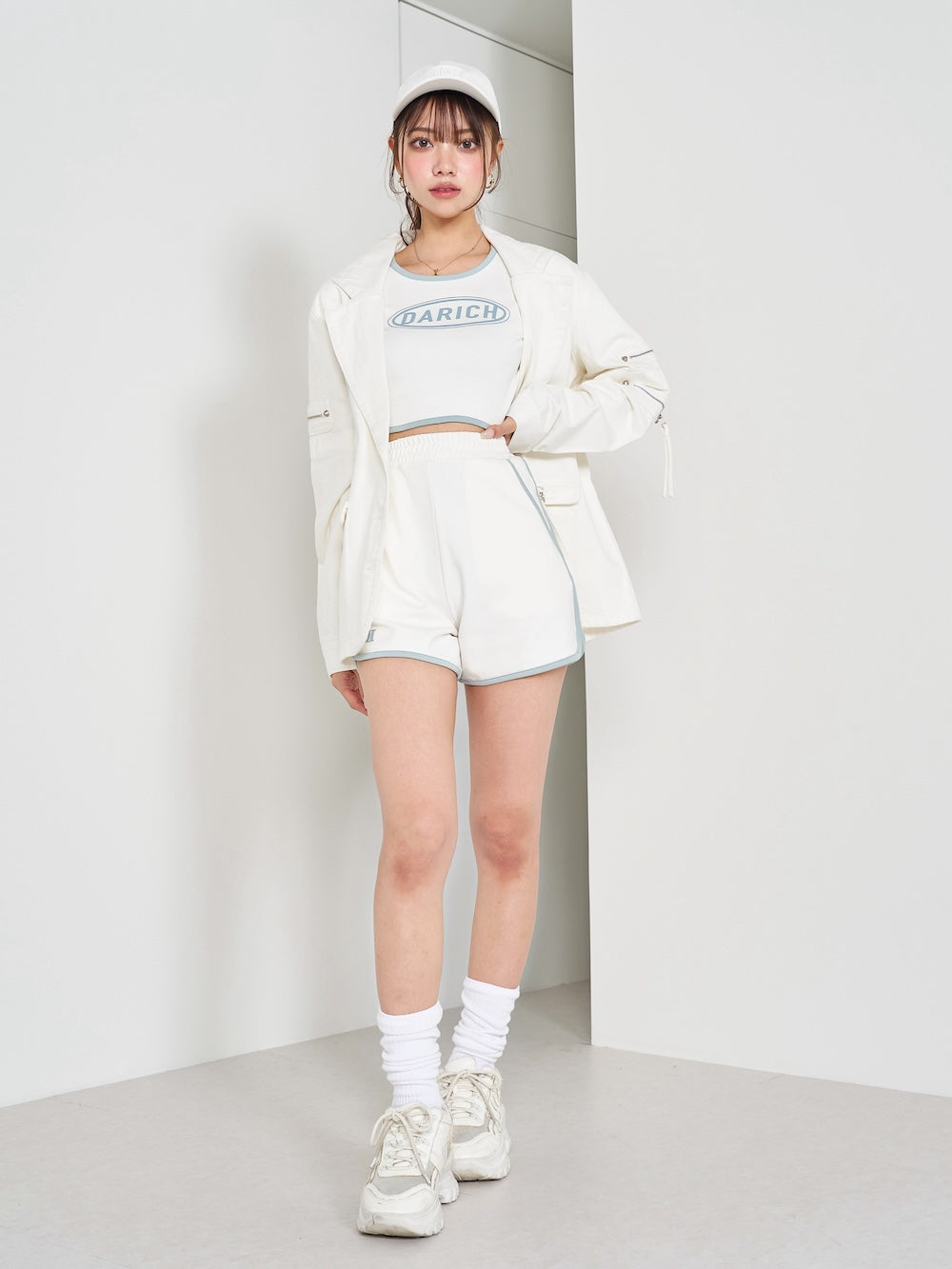 モデル:163cm(着用サイズ:FREE 着用カラー:WHT)