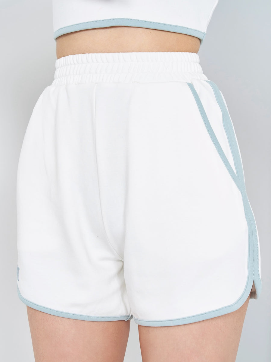 モデル:163cm(着用サイズ:FREE 着用カラー:WHT)