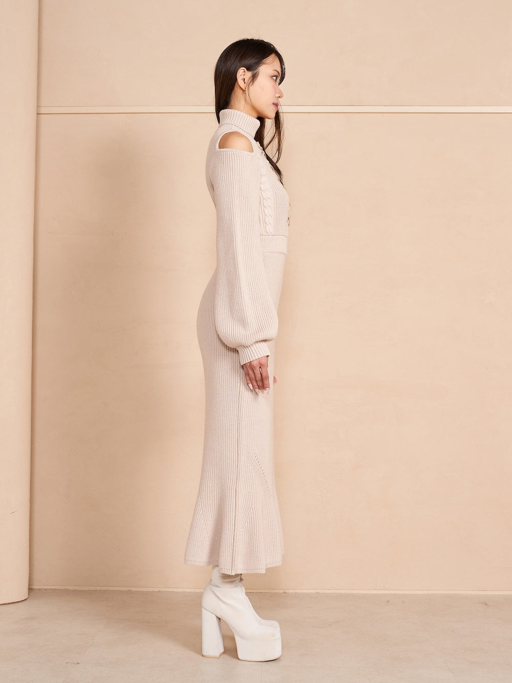 モデル:163cm(着用サイズ:FREE 着用カラー:IVO)